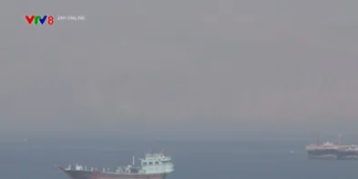 Iran cho phép tàu chở "hàng thiết yếu" qua eo biển Hormuz- Ảnh 3. Iran cho phép tàu chở "hàng thiết yếu" qua eo biển Hormuz- Ảnh 3.