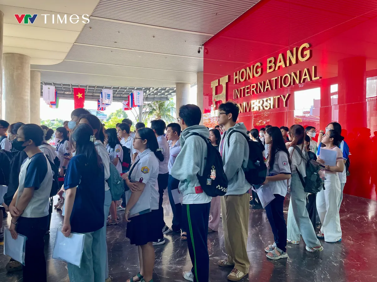 Thí sinh tự tin đặt mục tiêu chinh phục mốc điểm số cao trong Kỳ thi Đánh giá năng lực- Ảnh 1. Thí sinh tự tin đặt mục tiêu chinh phục mốc điểm số cao trong Kỳ thi Đánh giá năng lực- Ảnh 1.