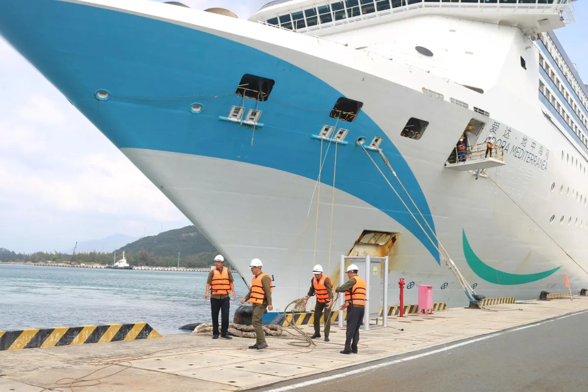 Đ&oacute;n t&agrave;u biển quốc tế quy m&ocirc; lớn, Kh&aacute;nh H&ograve;a thiết lập cơ chế vận h&agrave;nh đồng bộ - Ảnh 1.