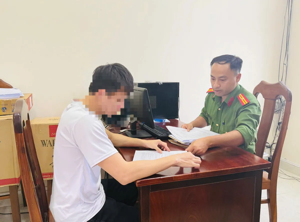 Xử phạt nh&oacute;m thanh ni&ecirc;n d&ugrave;ng AI dựng tin giả x&uacute;c phạm uy t&iacute;n qu&acirc;n đội - Ảnh 3.