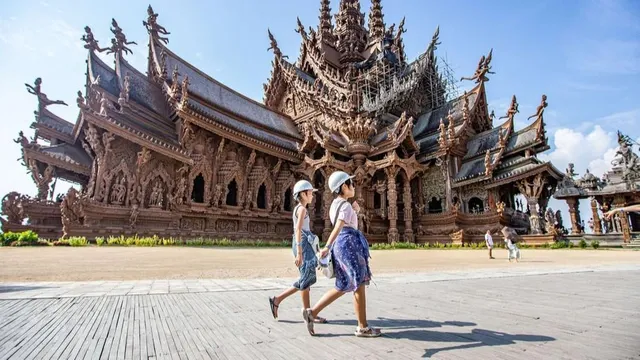 Thái Lan xem xét bắt buộc du khách mua bảo hiểm tai nạn trước khi nhập cảnh- Ảnh 1. Thái Lan xem xét bắt buộc du khách mua bảo hiểm tai nạn trước khi nhập cảnh- Ảnh 1.