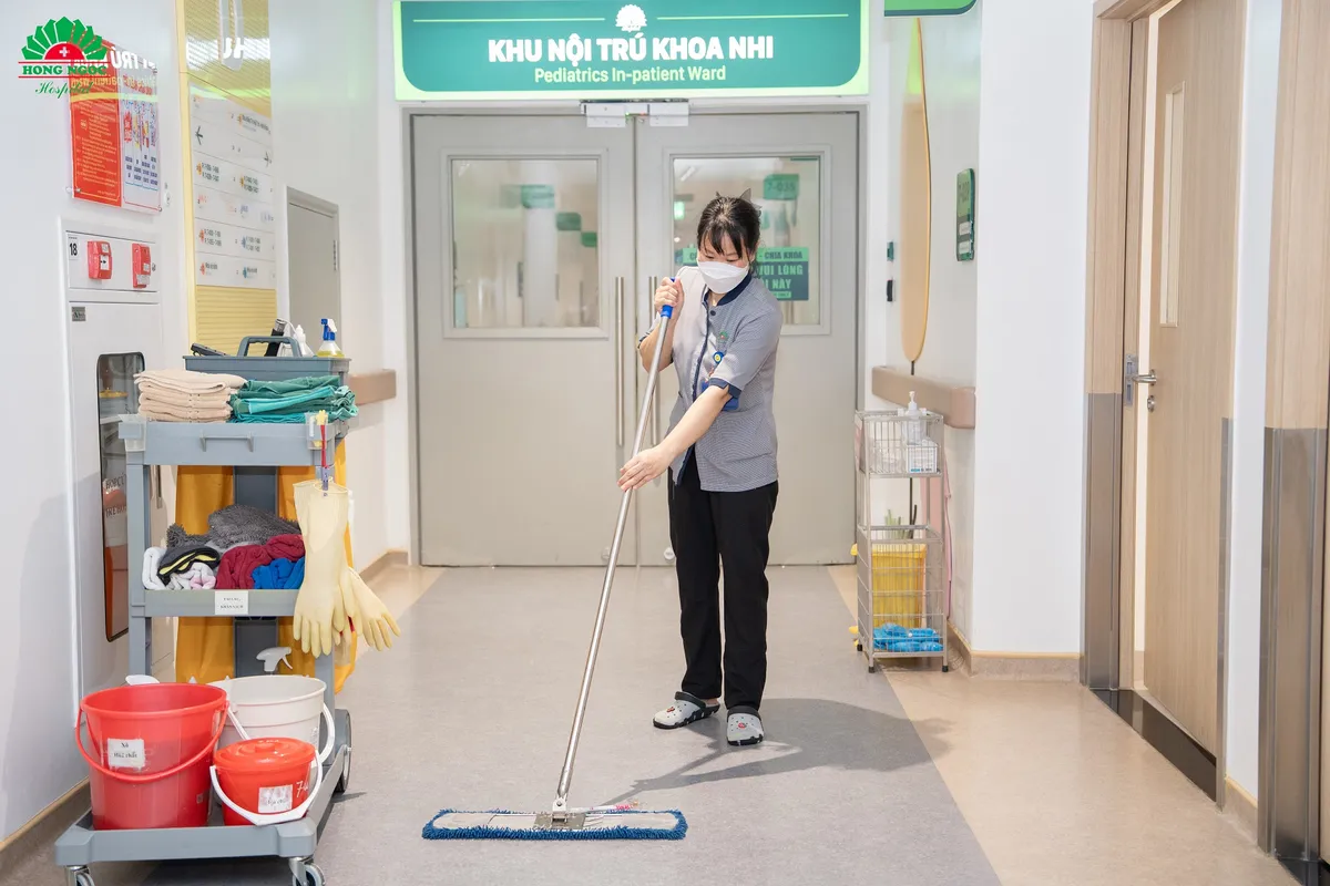 Cảnh b&aacute;o tay ch&acirc;n miệng t&aacute;i nhiễm khi trẻ mới khỏi bệnh - Ảnh 3.