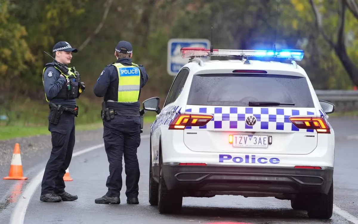 Cảnh sát lập chốt kiểm soát tại Porepunkah, bang Victoria, Australia. (Ảnh: AAP)