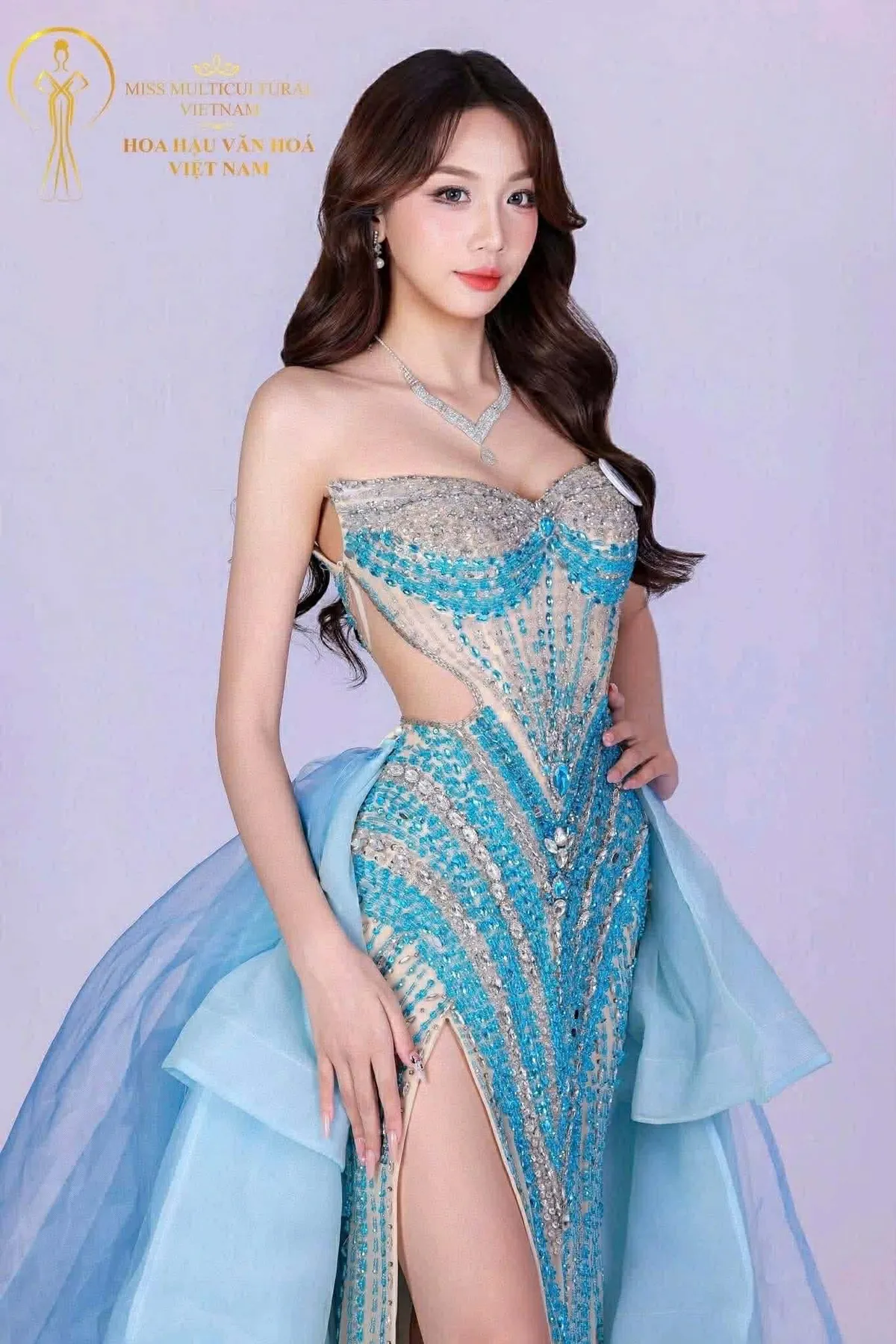 Nữ sinh 18 tuổi đăng quang Hoa hậu Văn Ho&aacute; Việt Nam 2026 - Ảnh 2.
