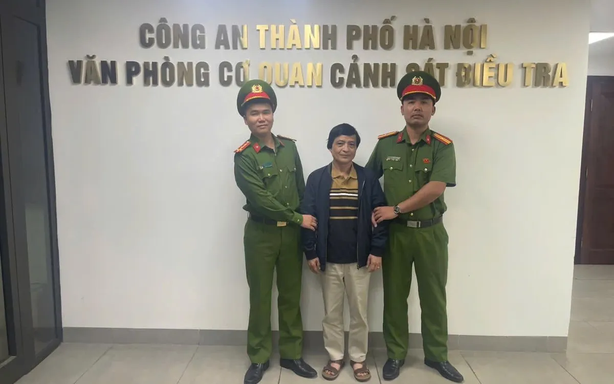 Ông Ngô Văn Vinh tại cơ quan điều tra. (Ảnh: Công an Hà Nội)