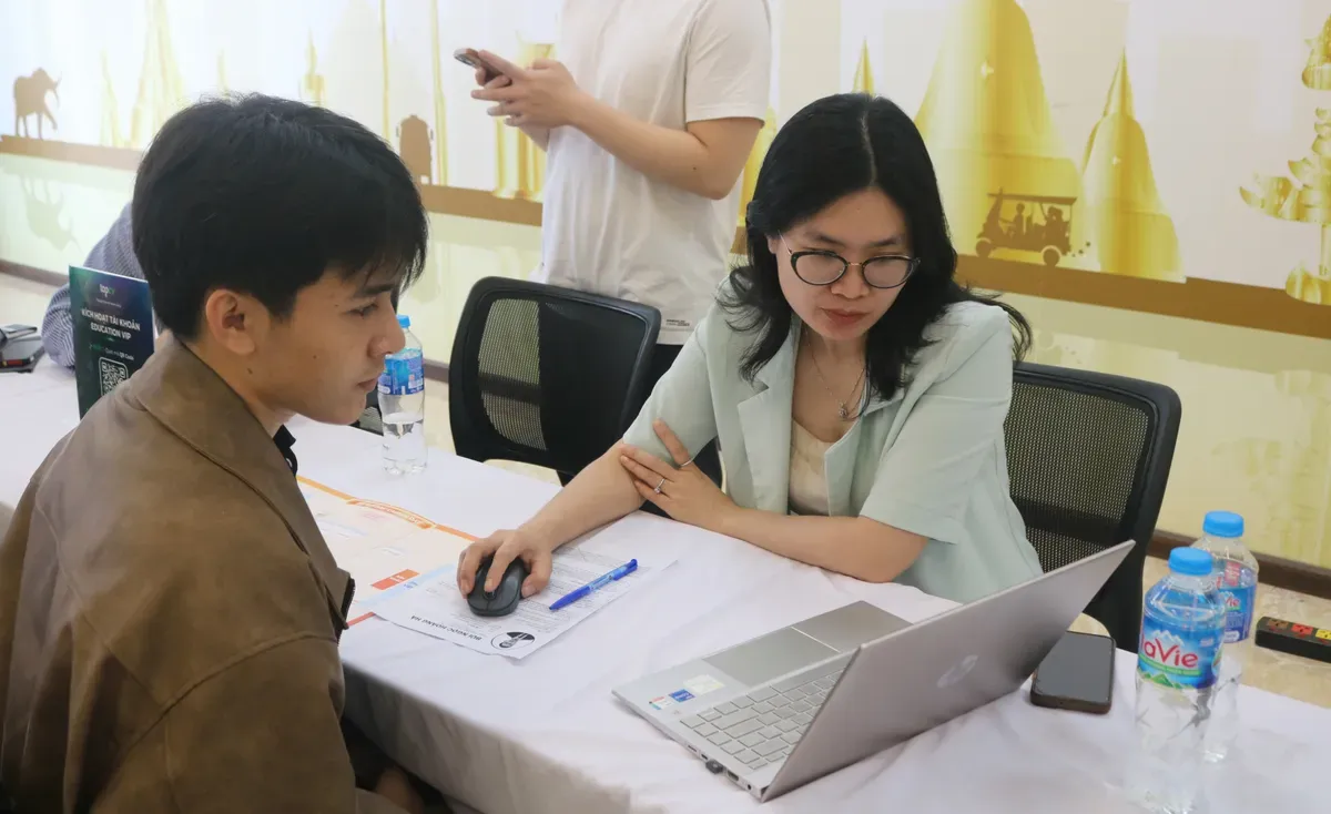 Người trẻ ra trường trong áp lực cạnh tranh: Phân hóa cơ hội, gia tăng áp lực- Ảnh 8. Người trẻ ra trường trong áp lực cạnh tranh: Phân hóa cơ hội, gia tăng áp lực- Ảnh 8.