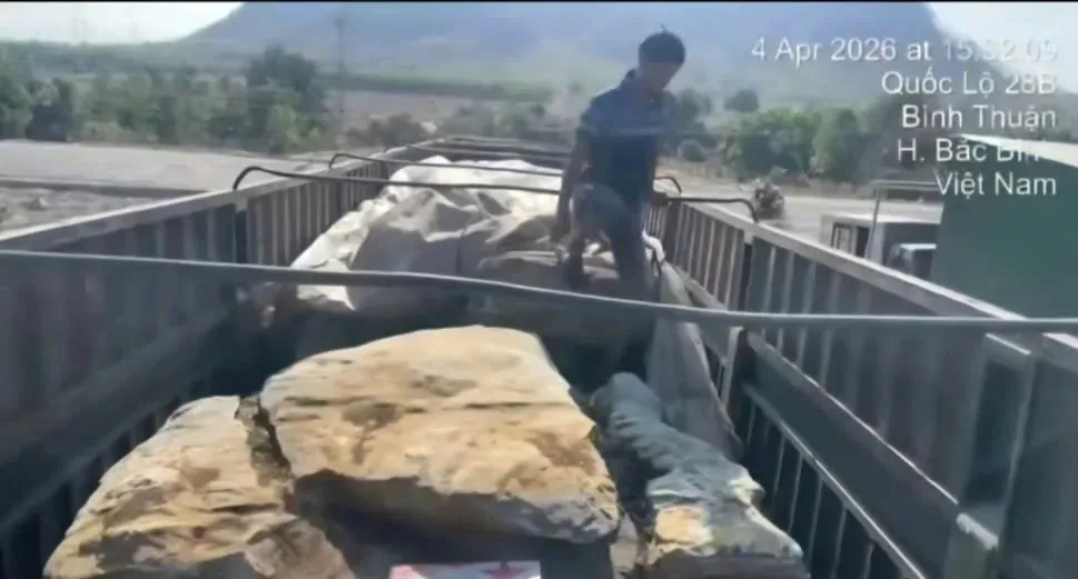 Xử phạt 77,5 triệu đồng xe đầu k&eacute;o chở qu&aacute; tải tr&ecirc;n cao tốc Vĩnh Hảo &ndash; Phan Thiết- Ảnh 1.