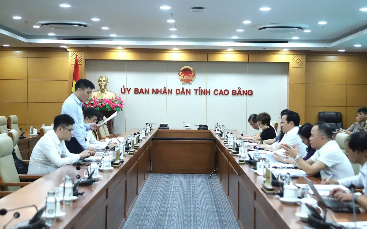 Toàn cảnh buổi làm việc.