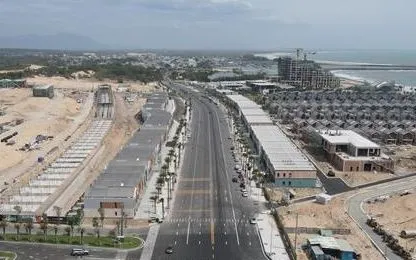 Tuyến đường ven biển DT994 - điểm đầu kết nối với cao tốc Hồ Tràm - sân bay Long Thành. Ảnh: Hoàng Nhị/TTXVN