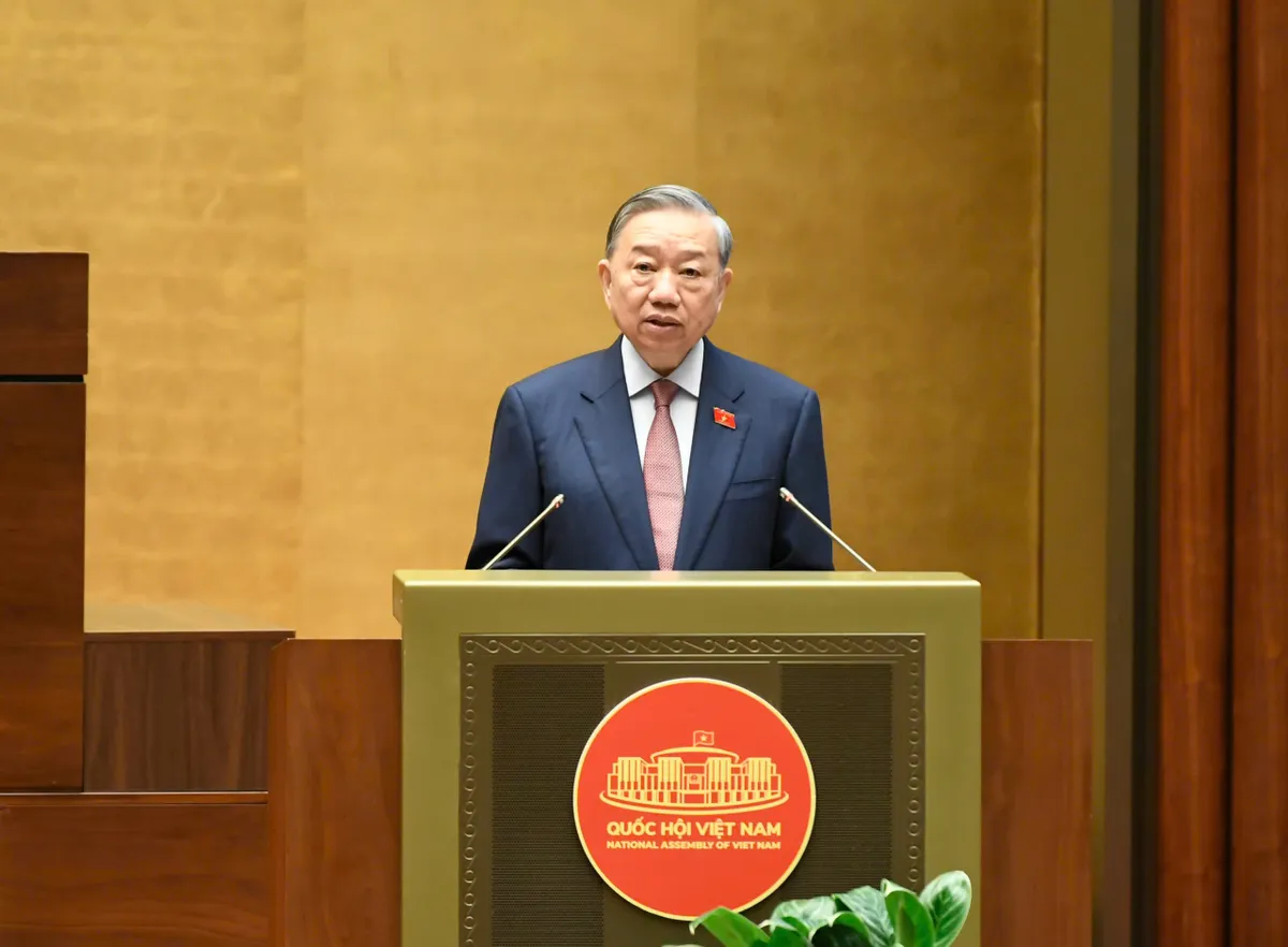 Mỗi đại biểu Quốc hội g&aacute;nh tr&ecirc;n vai tr&aacute;ch nhiệm đối với vận mệnh quốc gia - Ảnh 2.