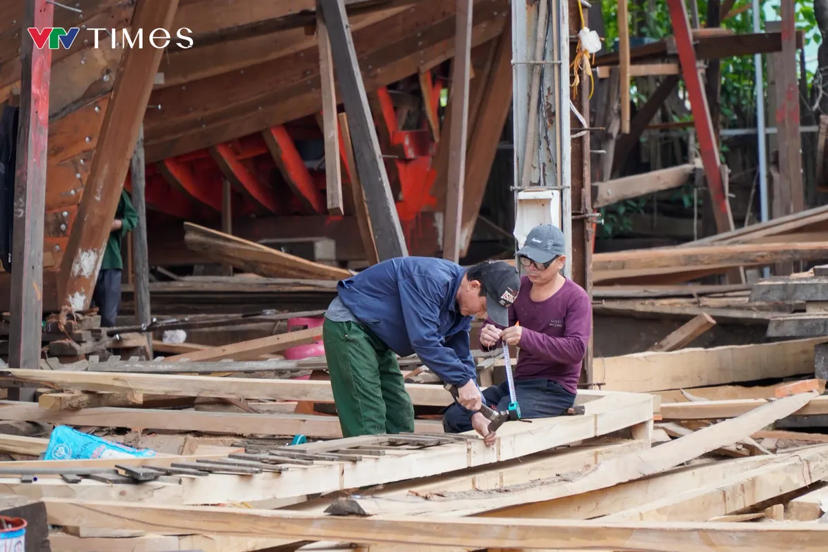 Làng nghề đóng tàu 700 năm tuổi ở Nghệ An “lay lắt” tìm hướng trở lại thời kỳ vàng son - Ảnh 3.