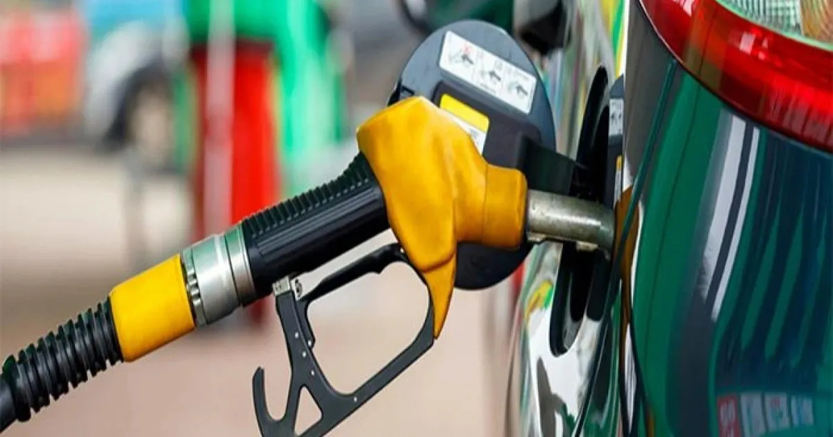 Bộ T&agrave;i ch&iacute;nh Việt Nam đề xuất k&eacute;o d&agrave;i thuế nhập khẩu xăng dầu 0% đến 30/6/2026- Ảnh 1.