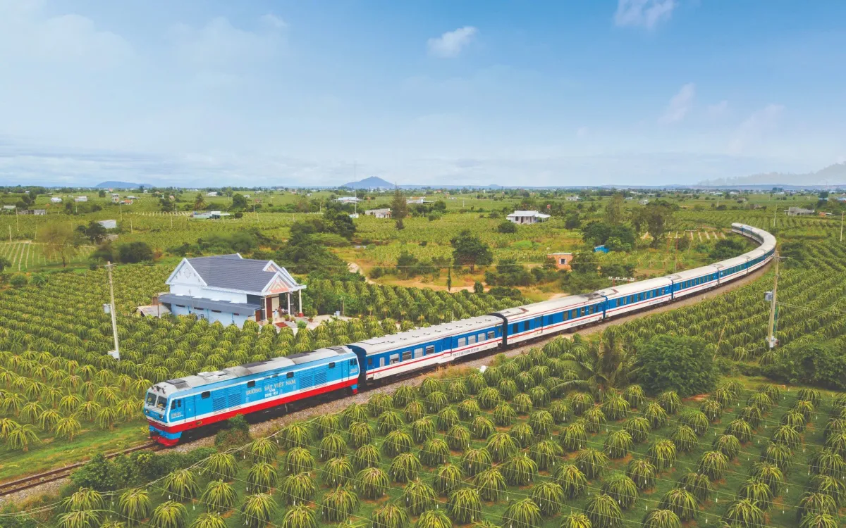 Đường sắt cung ứng h&agrave;ng triệu v&eacute; phục vụ cao điểm h&egrave; 2026  - Ảnh 1.