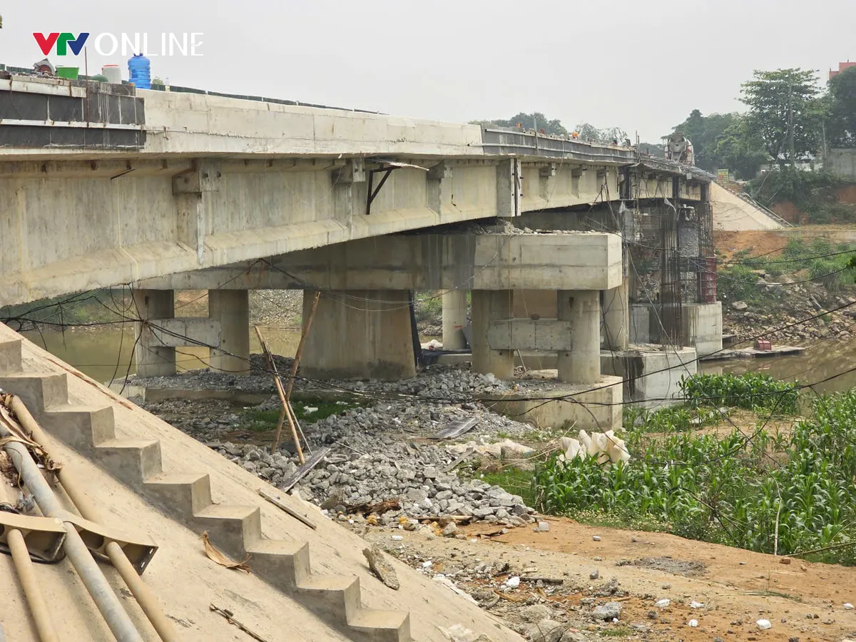 Ph&uacute; Thọ: Gấp r&uacute;t sửa chữa cầu Tứ Mỹ, phấn đấu th&ocirc;ng xe dịp 30/4 - Ảnh 2.