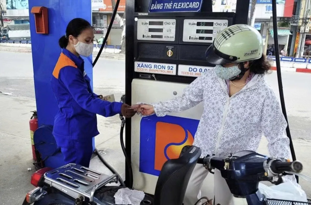 Mức thuế nhập khẩu xăng dầu 0% c&oacute; thể k&eacute;o d&agrave;i đến hết 30/6- Ảnh 1.