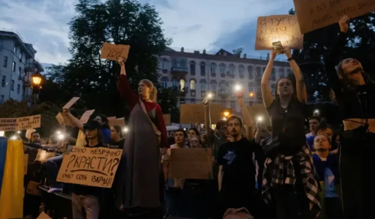 Ukraine tiếp tục chấn động vì bê bối tham nhũng - Ảnh 2.