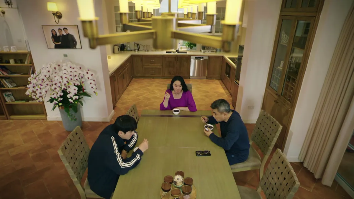 Bước ch&acirc;n v&agrave;o đời - Tập 20: Trang t&igrave;m c&aacute;ch 'đẩy thuyền' L&acirc;m với chị Thương- Ảnh 7.