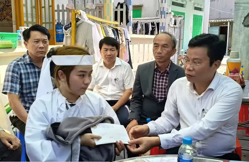 Xe khách lao xuống vực ở Lâm Đồng: Xe từng kiểm định 2 lần trong ngày mới đạt - Ảnh 4.