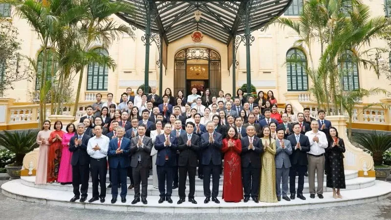 Tổng B&iacute; thư, Chủ tịch nước T&ocirc; L&acirc;m gặp mặt c&aacute;n bộ, nh&acirc;n vi&ecirc;n Văn ph&ograve;ng Chủ tịch nước - Ảnh 3.