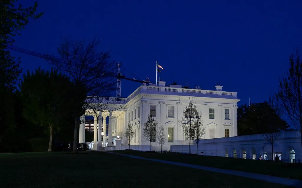 Hình ảnh Nhà Trắng tại Washington, tối 7/4/2026. (Ảnh: AP)