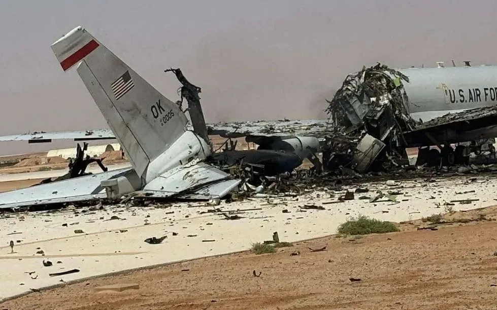 Hình ảnh được cho là chiếc E-3 Mỹ bị phá hủy sau đòn tấn công của Iran hôm 26/3/2026. (Ảnh: Snco)