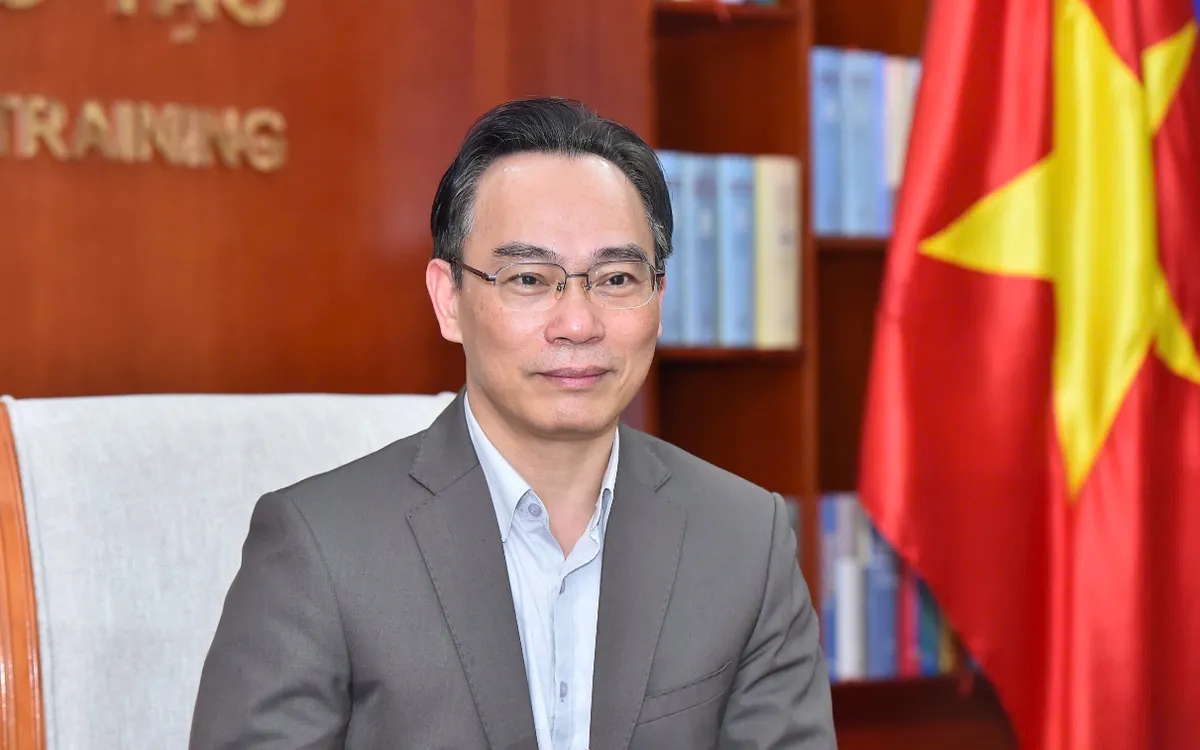 Bộ trưởng Bộ Giáo dục và Đào tạo Hoàng Minh Sơn