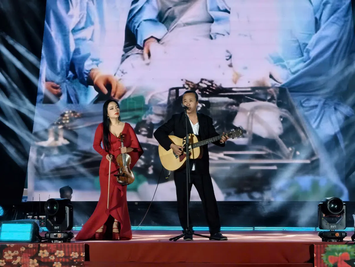 Nhạc sĩ Lê Minh Sơn: Giải thưởng Cống hiến và sứ mệnh định hình giá trị âm nhạc- Ảnh 3. Nhạc sĩ Lê Minh Sơn: Giải thưởng Cống hiến và sứ mệnh định hình giá trị âm nhạc- Ảnh 3.