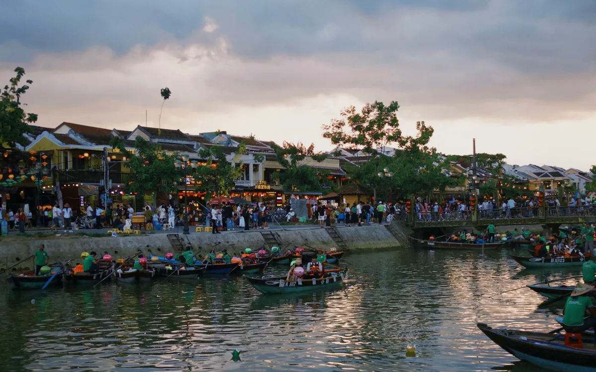 Cao điểm du lịch 30/4 - 1/5: Du kh&aacute;ch cần thận trọng trước c&aacute;c chi&ecirc;u tr&ograve; lừa đảo- Ảnh 2.