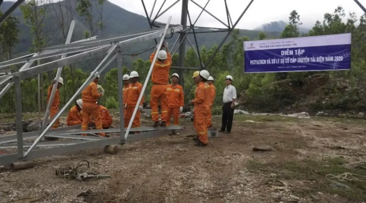 Bảo đảm vận h&agrave;nh lưới điện truyền tải ổn định, an to&agrave;n trong cao điểm m&ugrave;a kh&ocirc;- Ảnh 2.