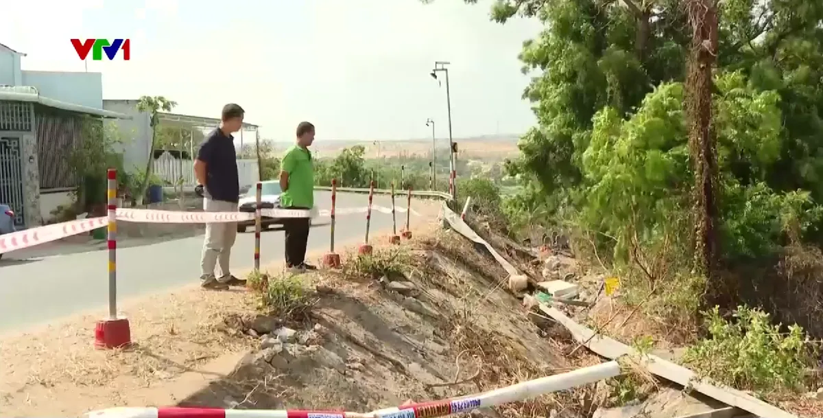 Cảnh b&aacute;o mất an to&agrave;n giao th&ocirc;ng tr&ecirc;n đường đ&egrave;o dốc - Ảnh 1.