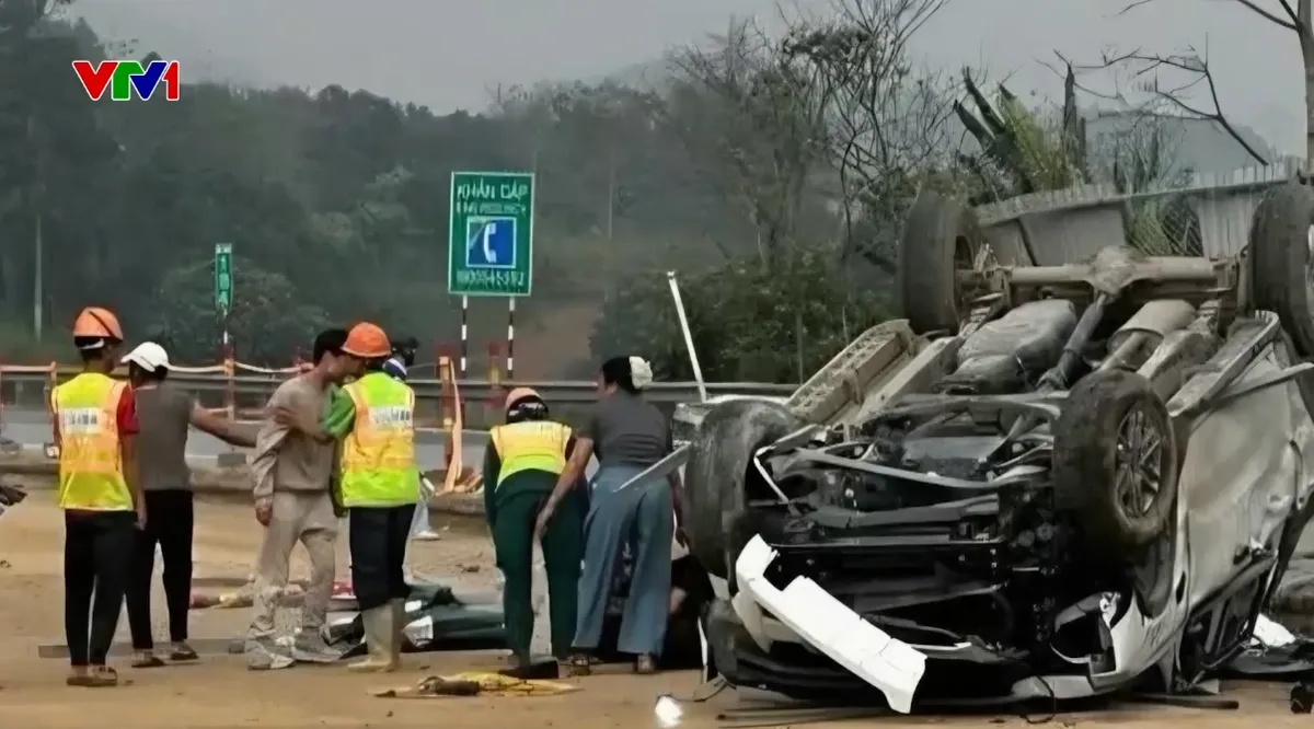 CSGT b&iacute; mật ghi h&igrave;nh, xử l&yacute; vi phạm tr&ecirc;n cao tốc đang mở rộng - Ảnh 2.