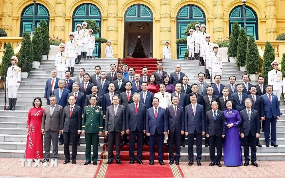 Tổng Bí thư, Chủ tịch nước Tô Lâm chụp ảnh chung với các đại biểu. (Ảnh: TTXVN)
