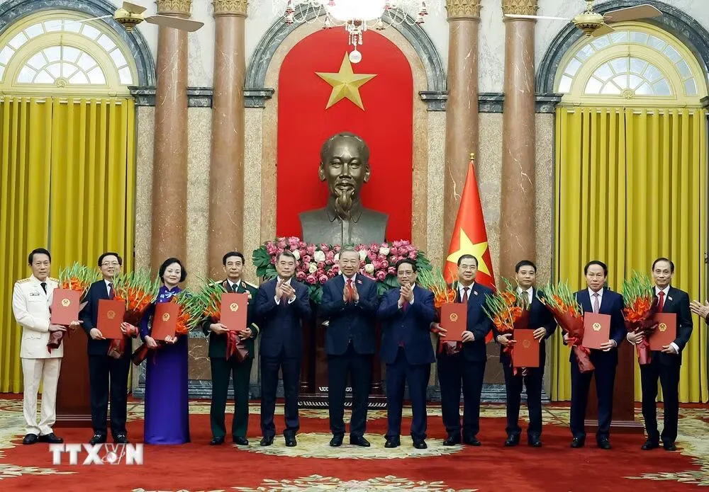 Tổng Bí thư, Chủ tịch nước Tô Lâm trao Quyết định bổ nhiệm các thành viên Chính phủ nhiệm kỳ 2026-2031 - Ảnh 2.