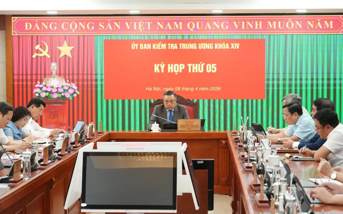 Đồng chí Trần Sỹ Thanh, Ủy viên Bộ Chính trị, Bí thư Trung ương Đảng, Chủ nhiệm Ủy ban Kiểm tra Trung ương chủ trì Kỳ họp. 

