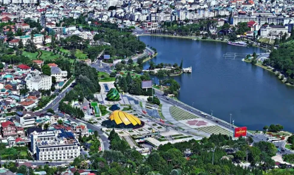 Lâm Đồng triển khai loạt chương trình kích cầu du lịch 2026, tung nhiều ưu đãi hấp dẫn- Ảnh 1. Lâm Đồng triển khai loạt chương trình kích cầu du lịch 2026, tung nhiều ưu đãi hấp dẫn- Ảnh 1.