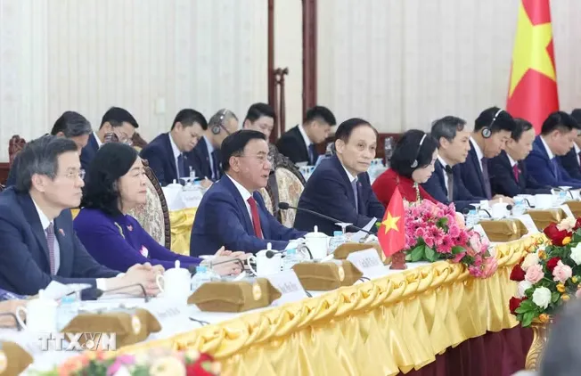 Việt Nam lu&ocirc;n coi trọng v&agrave; d&agrave;nh ưu ti&ecirc;n h&agrave;ng đầu mối quan hệ đặc biệt với L&agrave;o - Ảnh 2.