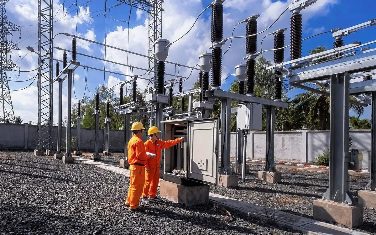 Nắng n&oacute;ng diện rộng, ti&ecirc;u thụ điện to&agrave;n quốc lập kỷ lục mới- Ảnh 1.