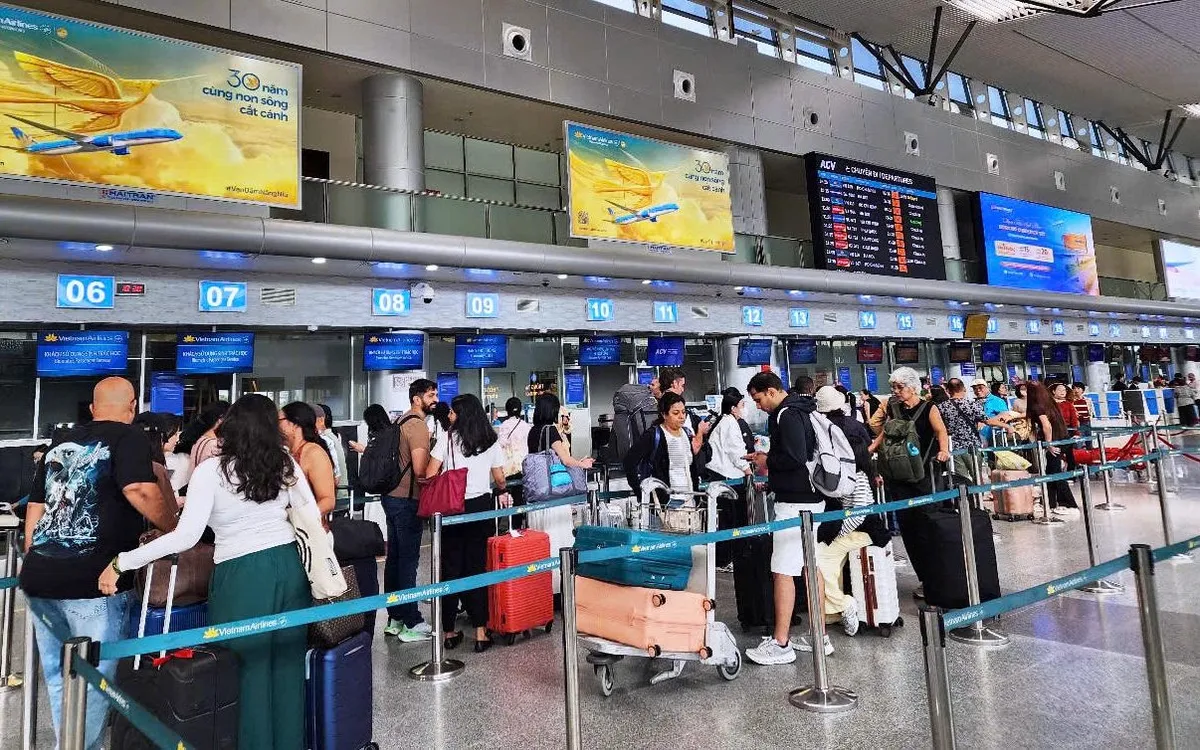 Từ 10/4, Sân bay Đà Nẵng thí điểm lối đi riêng cho khách dùng VNeID mức 2
