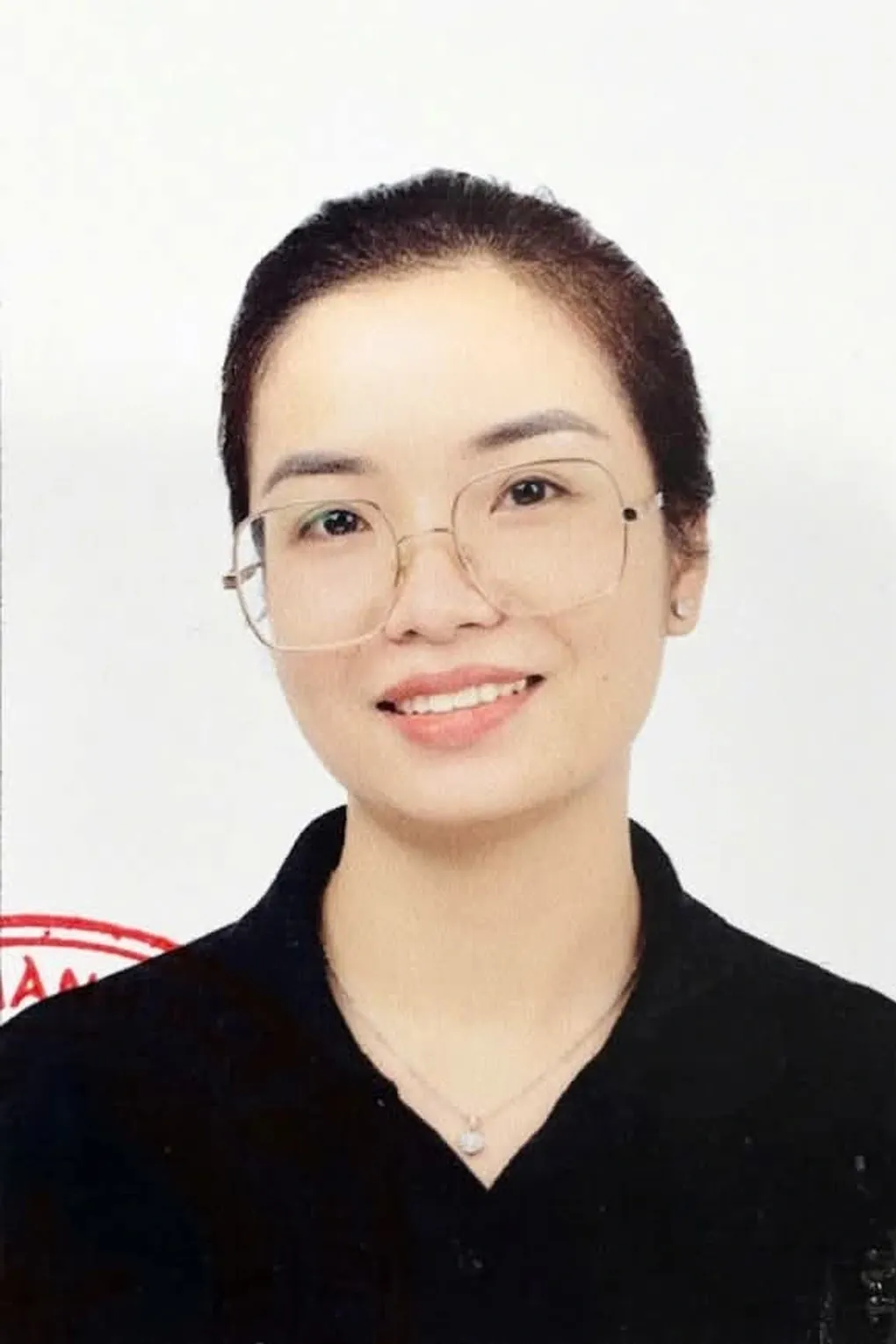 Công an Hà Nội truy tìm người phụ nữ bị tố chiếm đoạt khoảng 60 tỷ đồng qua hình thức đáo nợ- Ảnh 1. Công an Hà Nội truy tìm người phụ nữ bị tố chiếm đoạt khoảng 60 tỷ đồng qua hình thức đáo nợ- Ảnh 1.