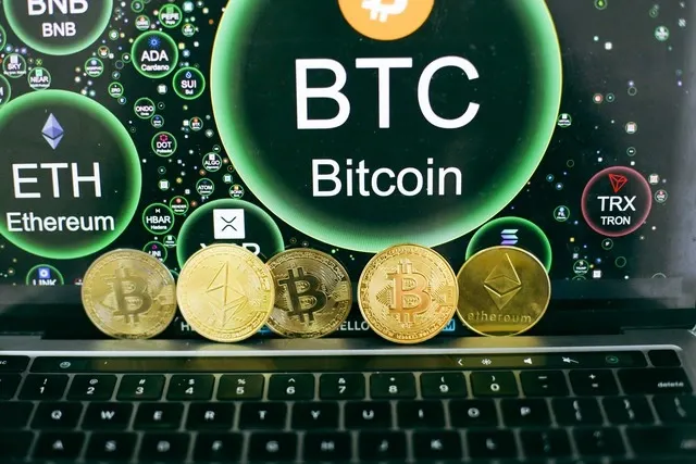 Bitcoin giảm dưới 72.000 USD, chuyên gia nhận định thị trường có thể đã chạm đáy- Ảnh 1. Bitcoin giảm dưới 72.000 USD, chuyên gia nhận định thị trường có thể đã chạm đáy- Ảnh 1.