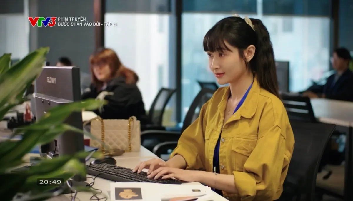 Bước ch&acirc;n v&agrave;o đời - Tập 21: Chị em Thương v&agrave; b&agrave; Dung lại l&agrave; 'oan gia ng&otilde; hẹp' - Ảnh 22.