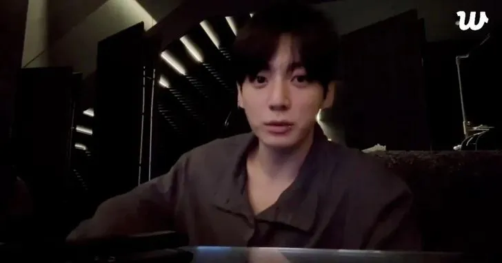  Jungkook (BTS) xin lỗi v&igrave; buổi livestream g&acirc;y tranh c&atilde;i - Ảnh 1.