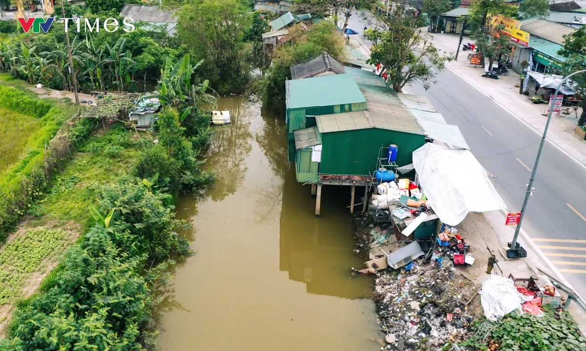 Nghệ An: Tuy&ecirc;n truyền, vận động h&agrave;ng loạt ki-ốt tự nguyện th&aacute;o dỡ tr&ecirc;n l&ograve;ng k&ecirc;nh h&agrave;ng chục năm qua - Ảnh 4.