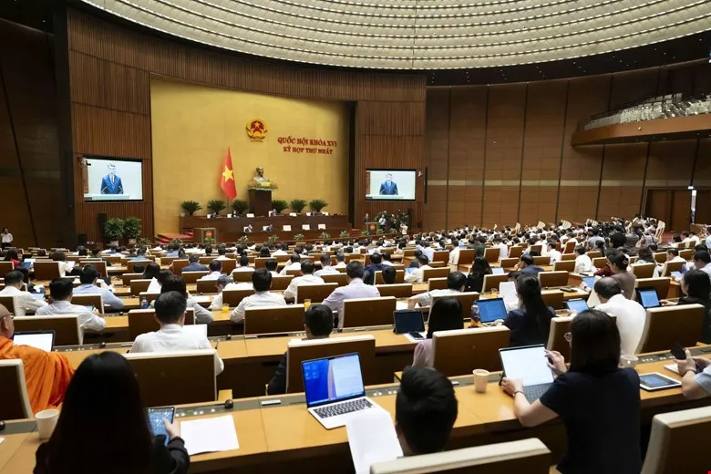 Thủ tướng: Ki&ecirc;n quyết thay thế c&aacute;n bộ yếu k&eacute;m - Ảnh 2.