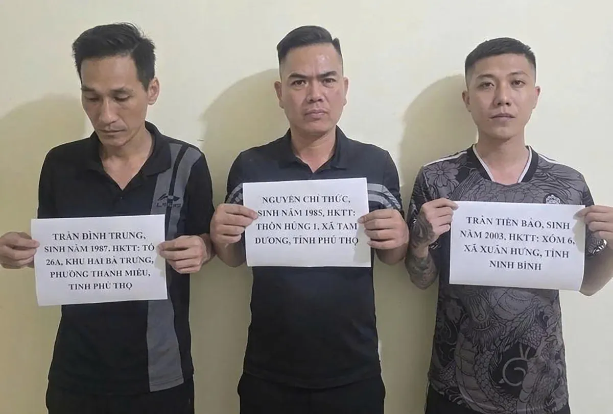 Nữ nhân viên karaoke bị đánh đập, ép nhắn tin cho gia đình “nộp” tiền- Ảnh 1. Nữ nhân viên karaoke bị đánh đập, ép nhắn tin cho gia đình “nộp” tiền- Ảnh 1.