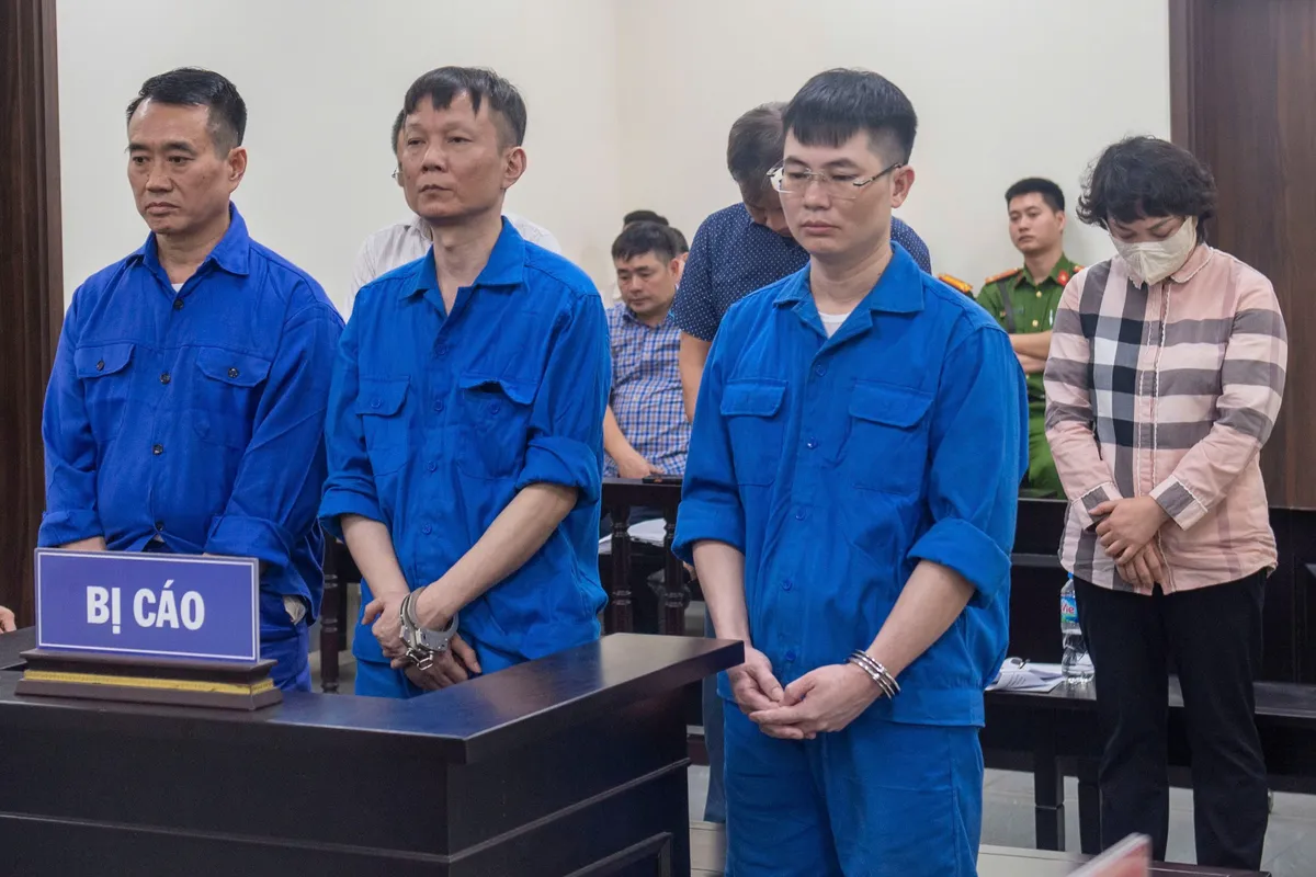 Trả hồ sơ điều tra bổ sung vụ 6 cựu c&aacute;n bộ phường Thanh Tr&igrave; nhận hối lộ - Ảnh 2.