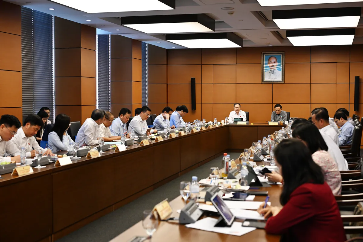 Chủ tịch Quốc hội: X&oacute;a t&acirc;m l&yacute; sợ sai, bảo vệ c&aacute;n bộ d&aacute;m nghĩ, d&aacute;m l&agrave;m- Ảnh 1.