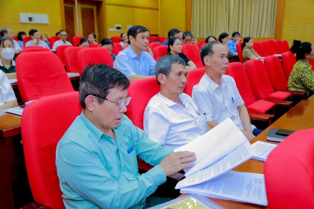 Quảng Ninh khẩn trương lấy &yacute; kiến nh&acirc;n d&acirc;n về th&agrave;nh lập th&agrave;nh phố trực thuộc Trung ương - Ảnh 2.