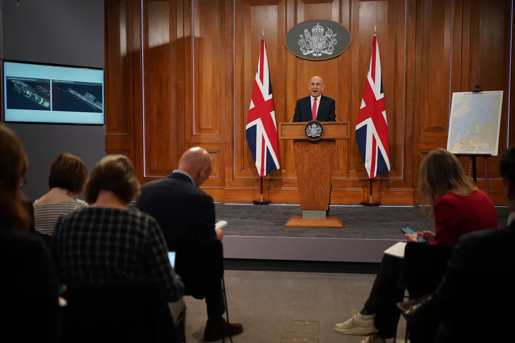 Anh - Na Uy dẫn đầu chiến dịch "răn đe" tàu ngầm Nga ở Đại Tây Dương- Ảnh 1. Anh - Na Uy dẫn đầu chiến dịch "răn đe" tàu ngầm Nga ở Đại Tây Dương- Ảnh 1.