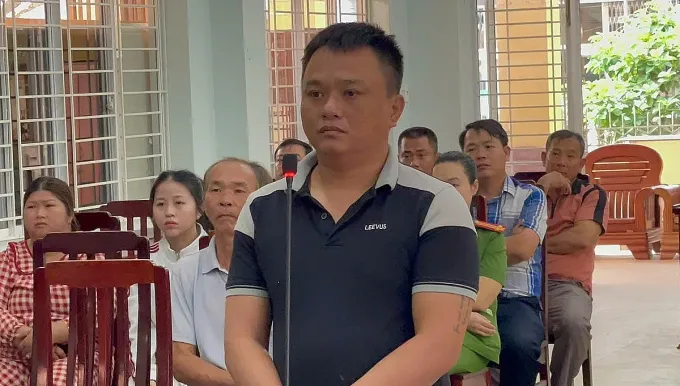 Xử phạt 18 tháng tù thuyền trưởng đưa ngư dân sang vùng biển Philippines khai thác trái phép- Ảnh 1. Xử phạt 18 tháng tù thuyền trưởng đưa ngư dân sang vùng biển Philippines khai thác trái phép- Ảnh 1.